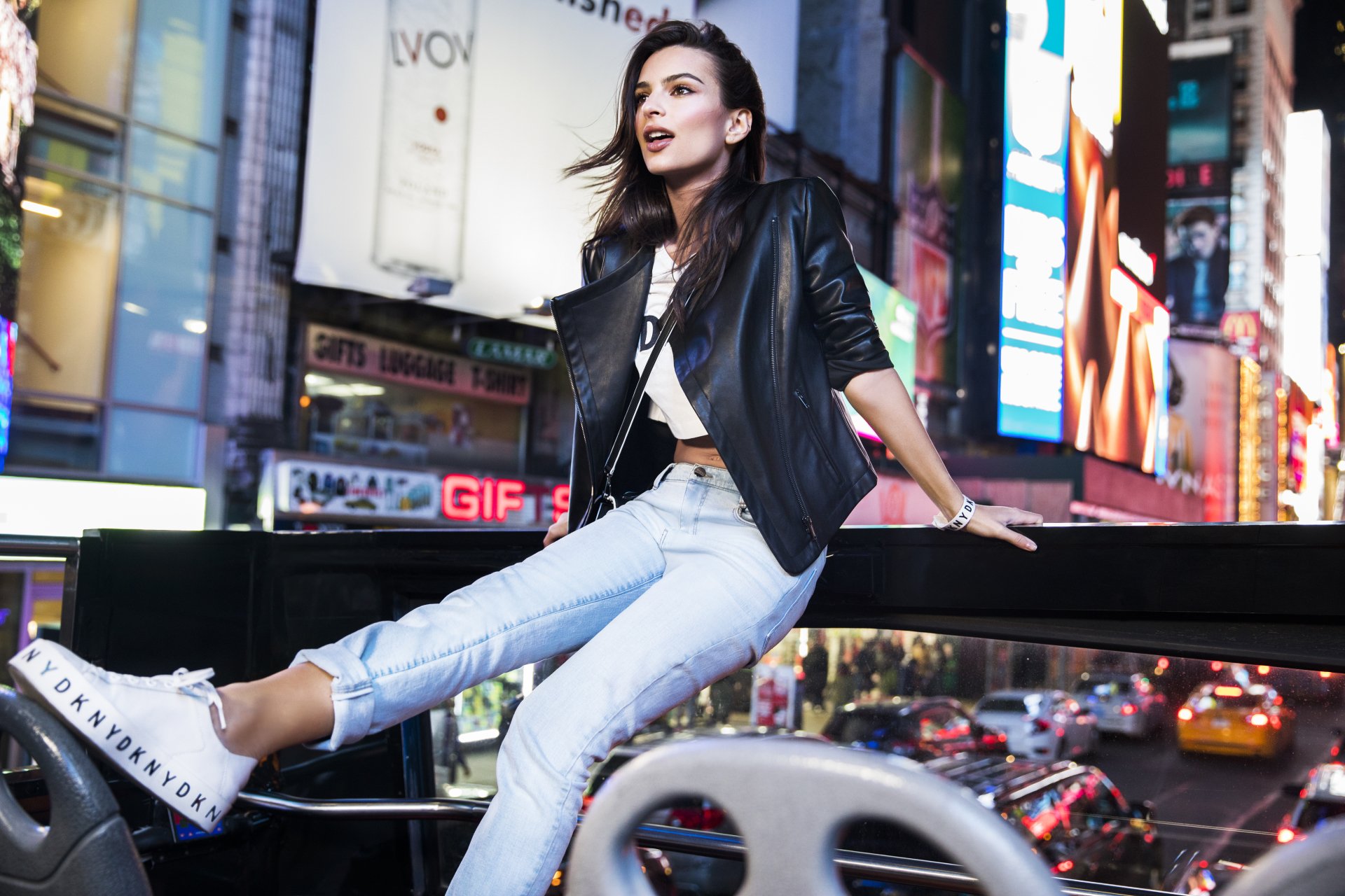 Download Celebrity Emily Ratajkowski 4k Ultra HD Wallpaper