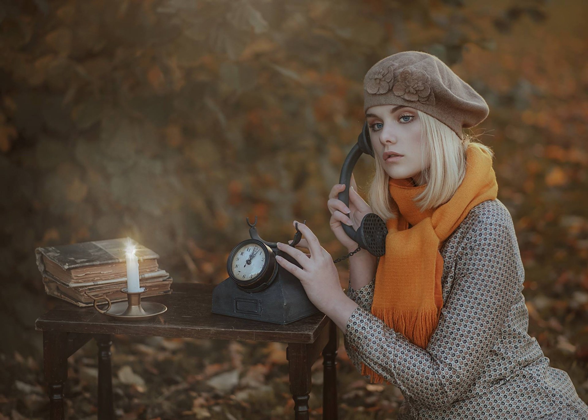 Download Telephone Scarf Blue Eyes Hat Blonde Woman Model HD Wallpaper