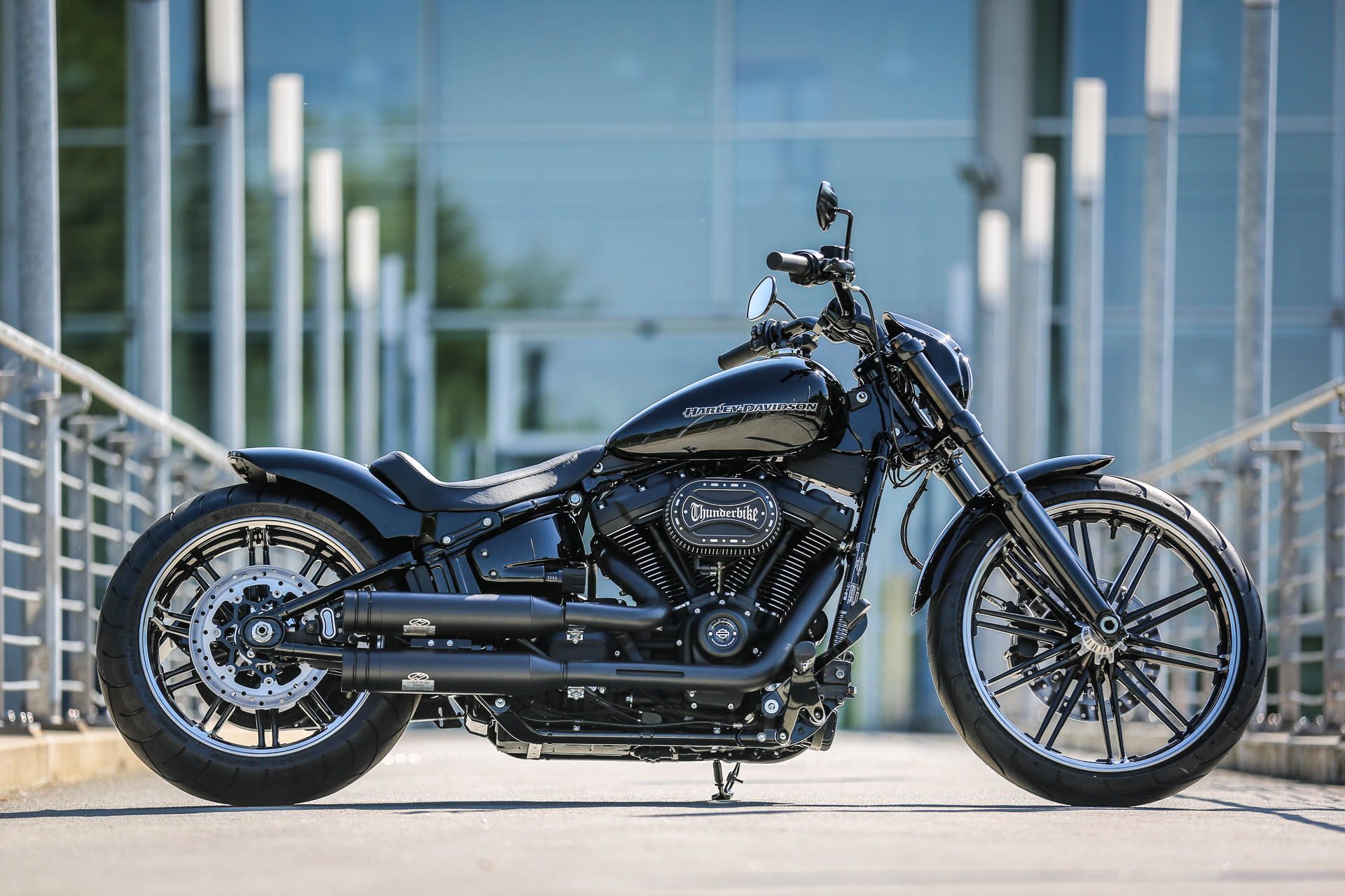 Darkhead customized Thunderbike Harley-Davidson Breakout by Ben Ott