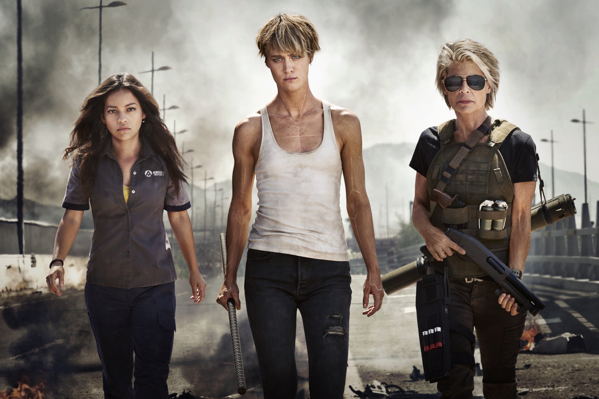 Download Grace (Terminator) Sarah Connor Linda Hamilton Mackenzie Davis Natalia Reyes Movie Terminator: Dark Fate 4k Ultra HD Wallpaper