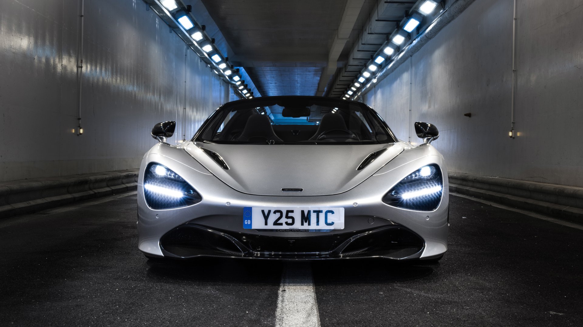 Download Vehicle McLaren 720S 8k Ultra HD Wallpaper