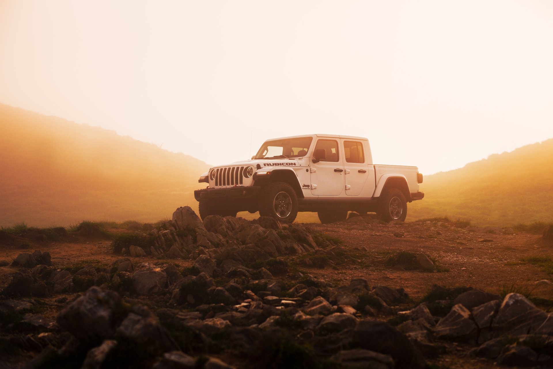 Download White Car Car Jeep Vehicle Jeep Gladiator 4k Ultra HD Wallpaper