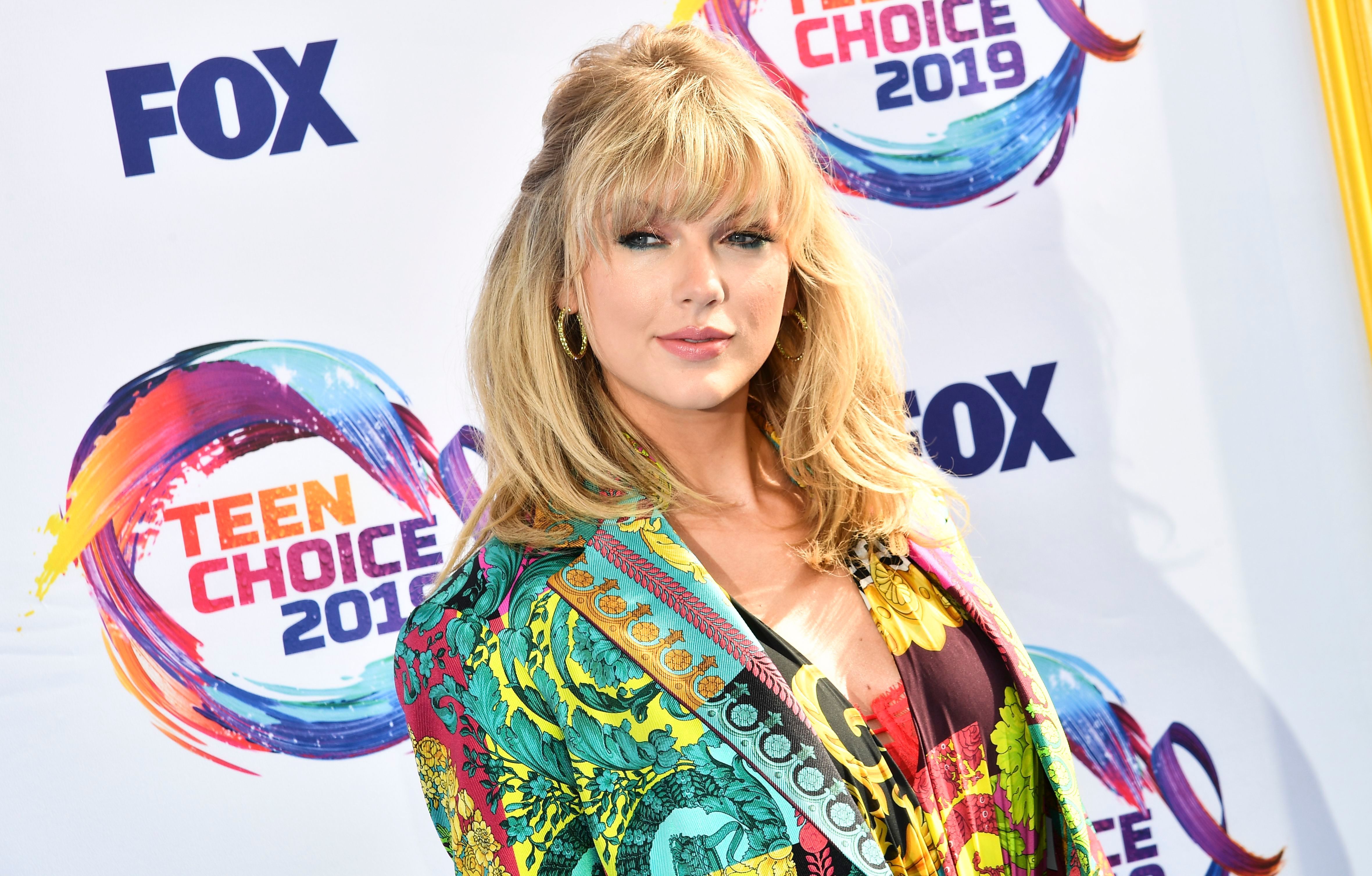 Taylor Swift At Teen Choice Awards 2019 4k Ultra Hd Wallpaper Background Image 4721x3016 Id 1035791 Wallpaper Abyss