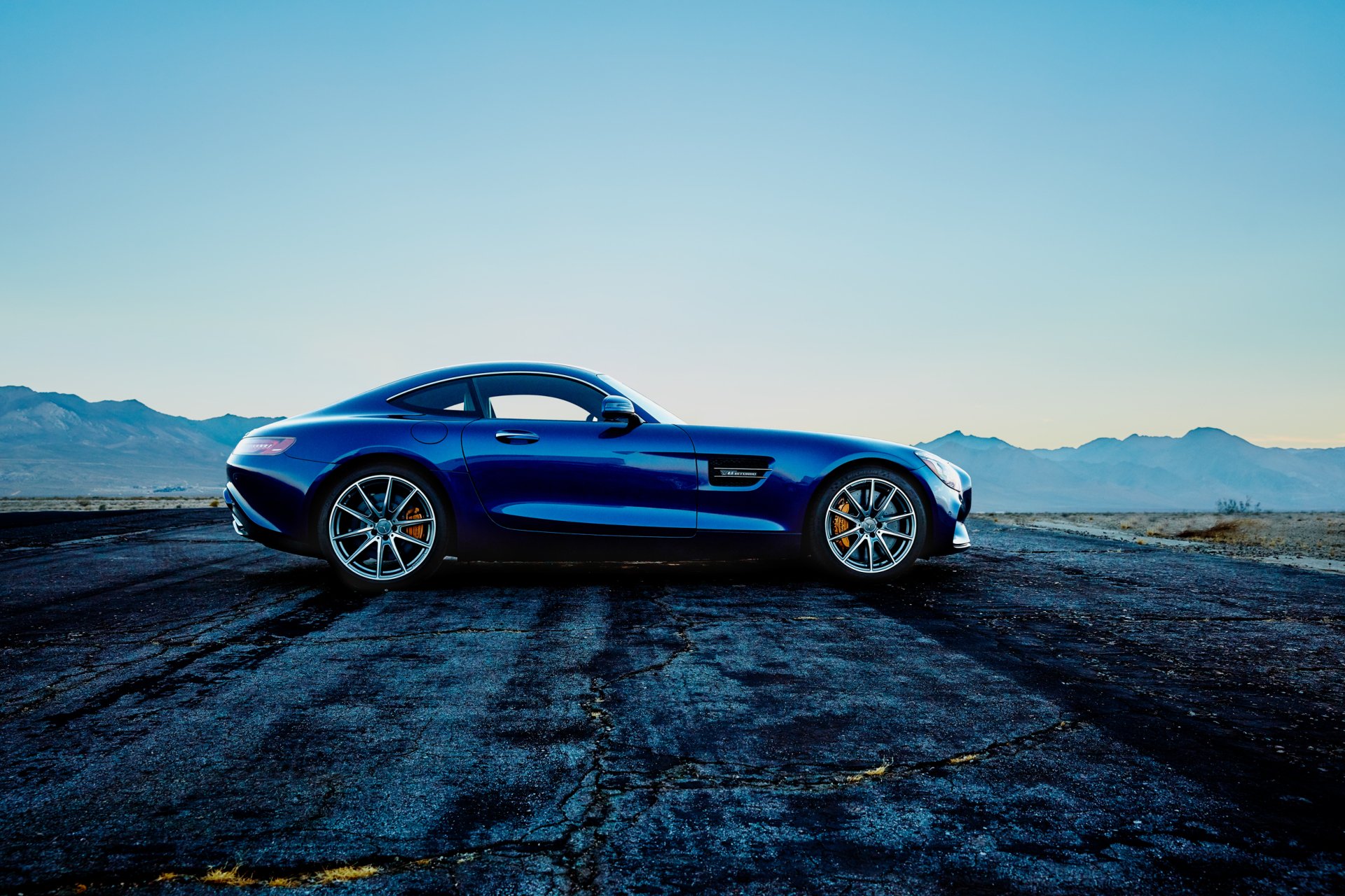 Download Vehicle Mercedes-Benz AMG GT HD Wallpaper