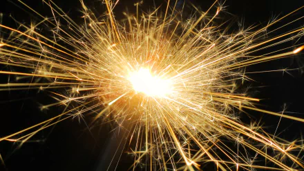  Zoom on sparkler