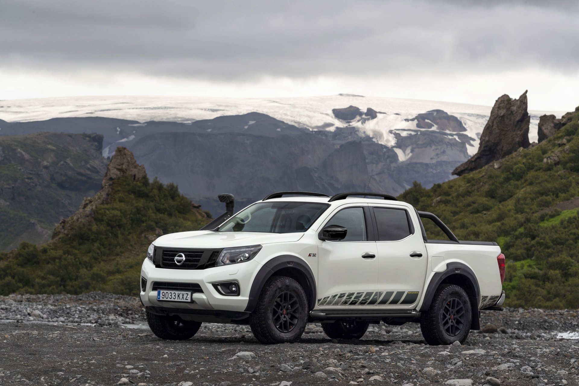 Download White Car Car Nissan Vehicle Nissan Navara 4k Ultra HD Wallpaper