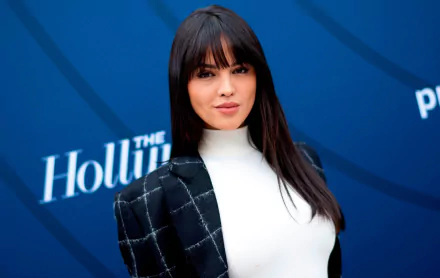 black hair Mexican actress Celebrity Eiza Gonzalez HD Desktop Wallpaper | Background Image