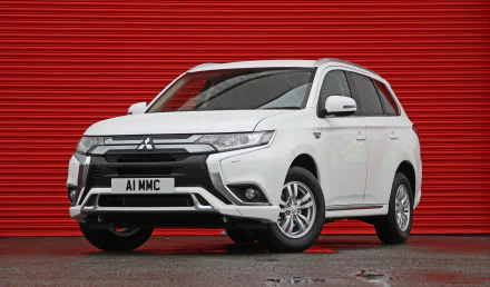 SUV white car car Mitsubishi vehicle Mitsubishi Outlander HD Desktop Wallpaper | Background Image