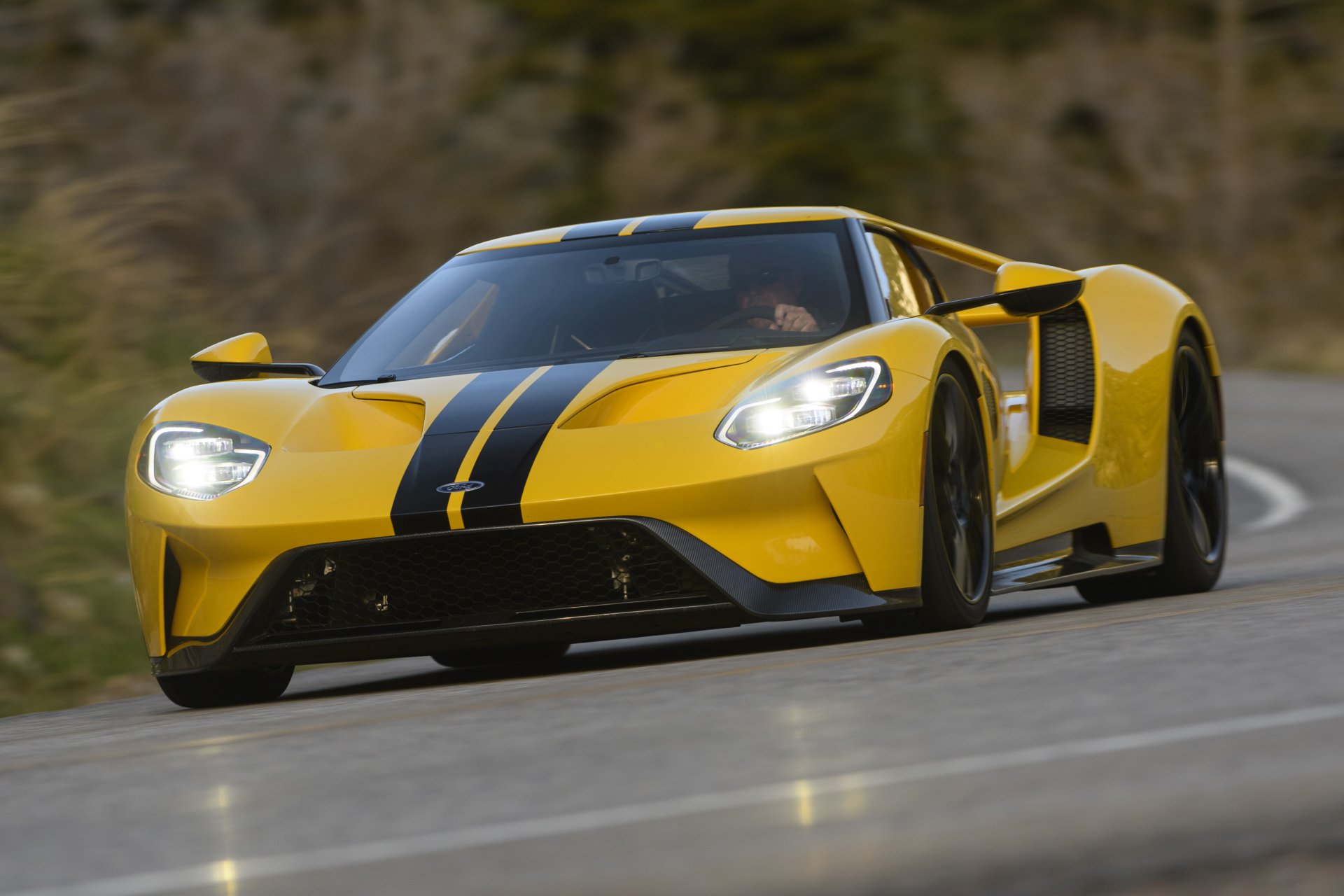 Ford gt yellow