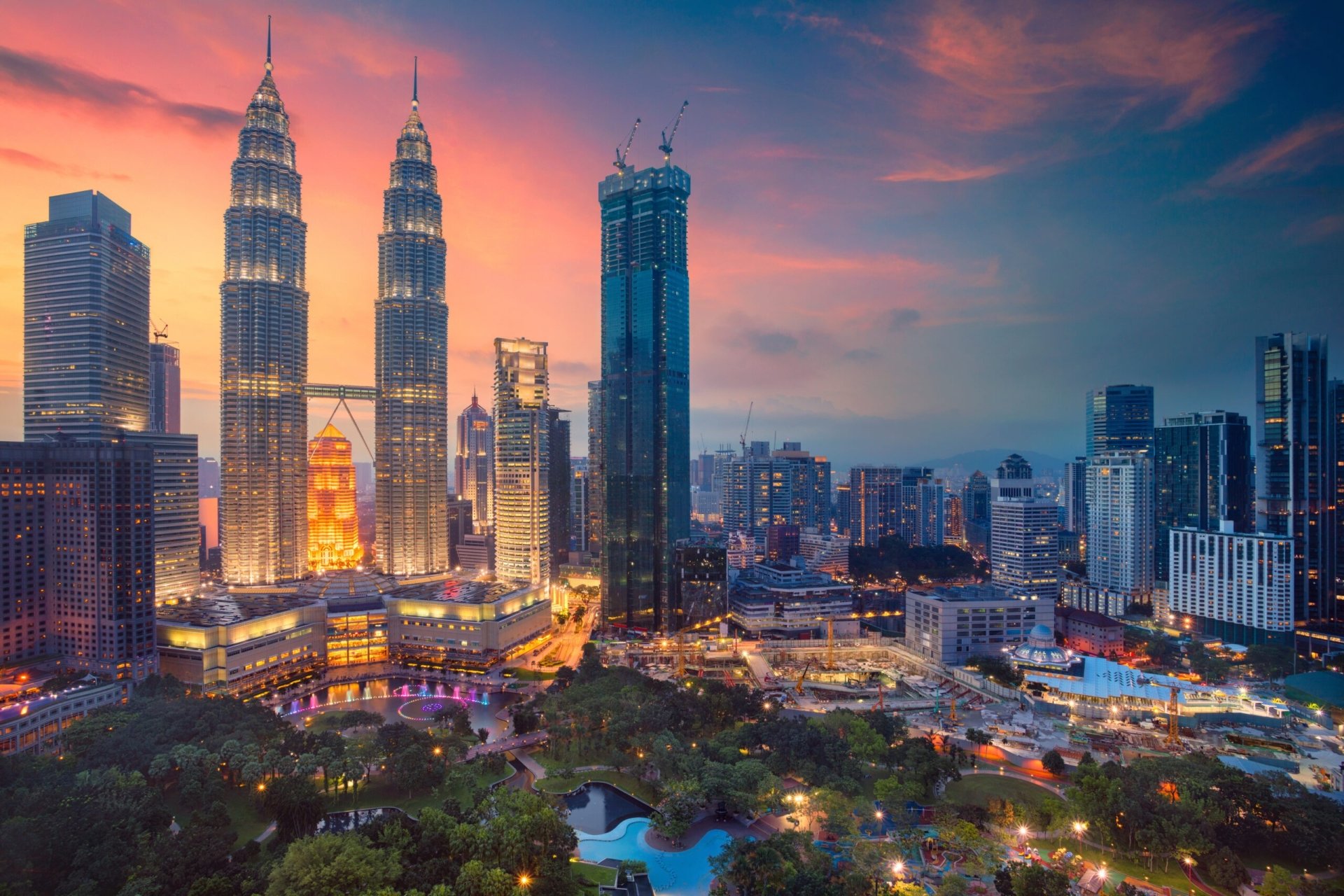 Download Petronas Towers City Building Malaysia Skyscraper Night Man