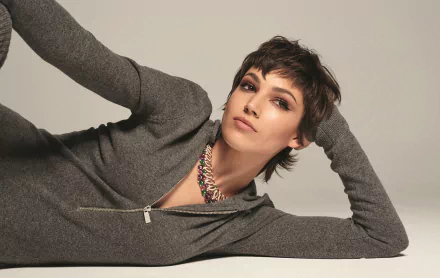 short hair brunette Spanish actress Celebrity Úrsula Corberó HD Desktop Wallpaper | Background Image