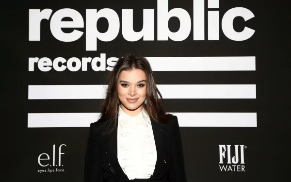  Hailee Steinfeld at Republic Records Grammy After Party, 2020