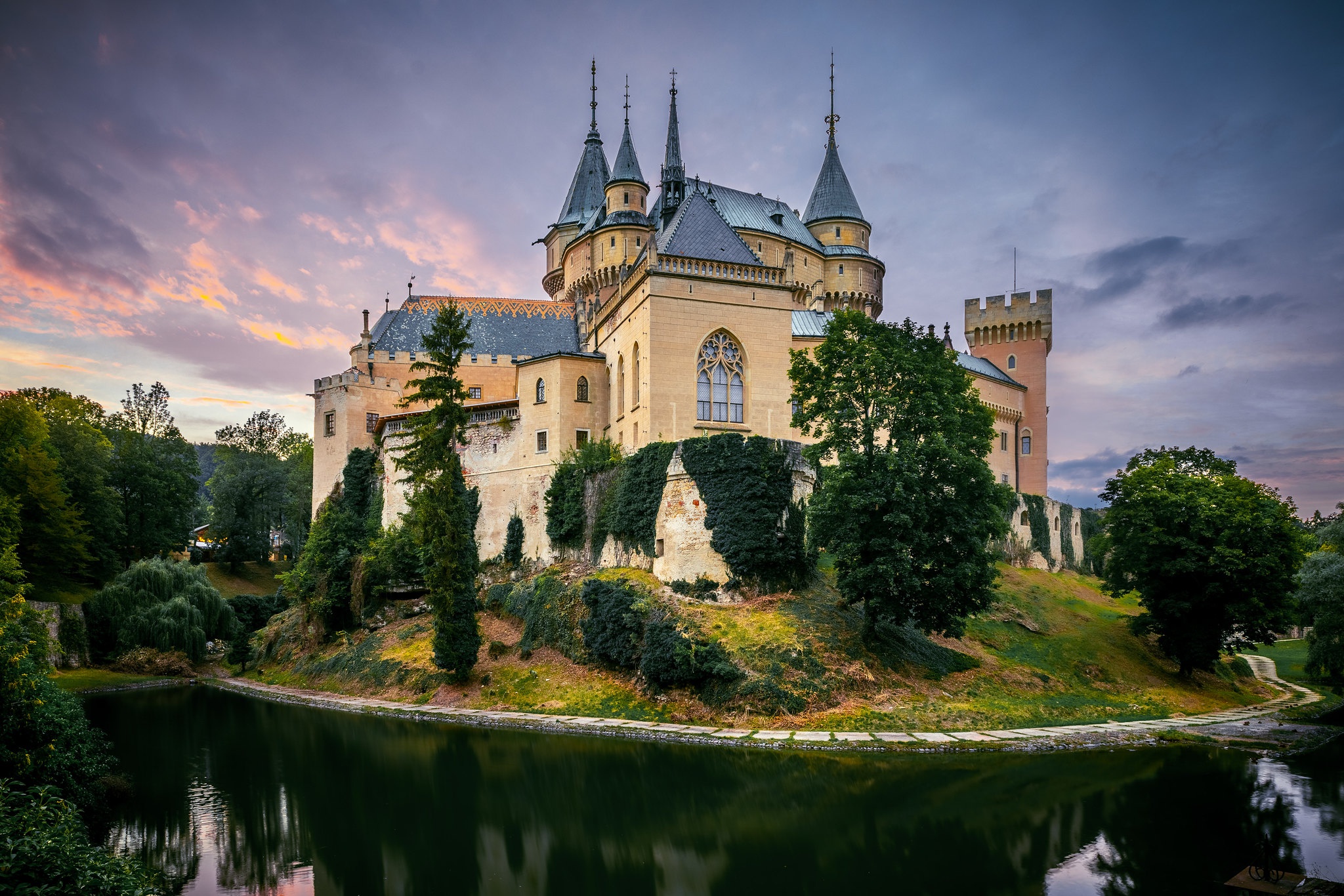 Man Made Bojnice Castle HD Wallpaper | Background Image