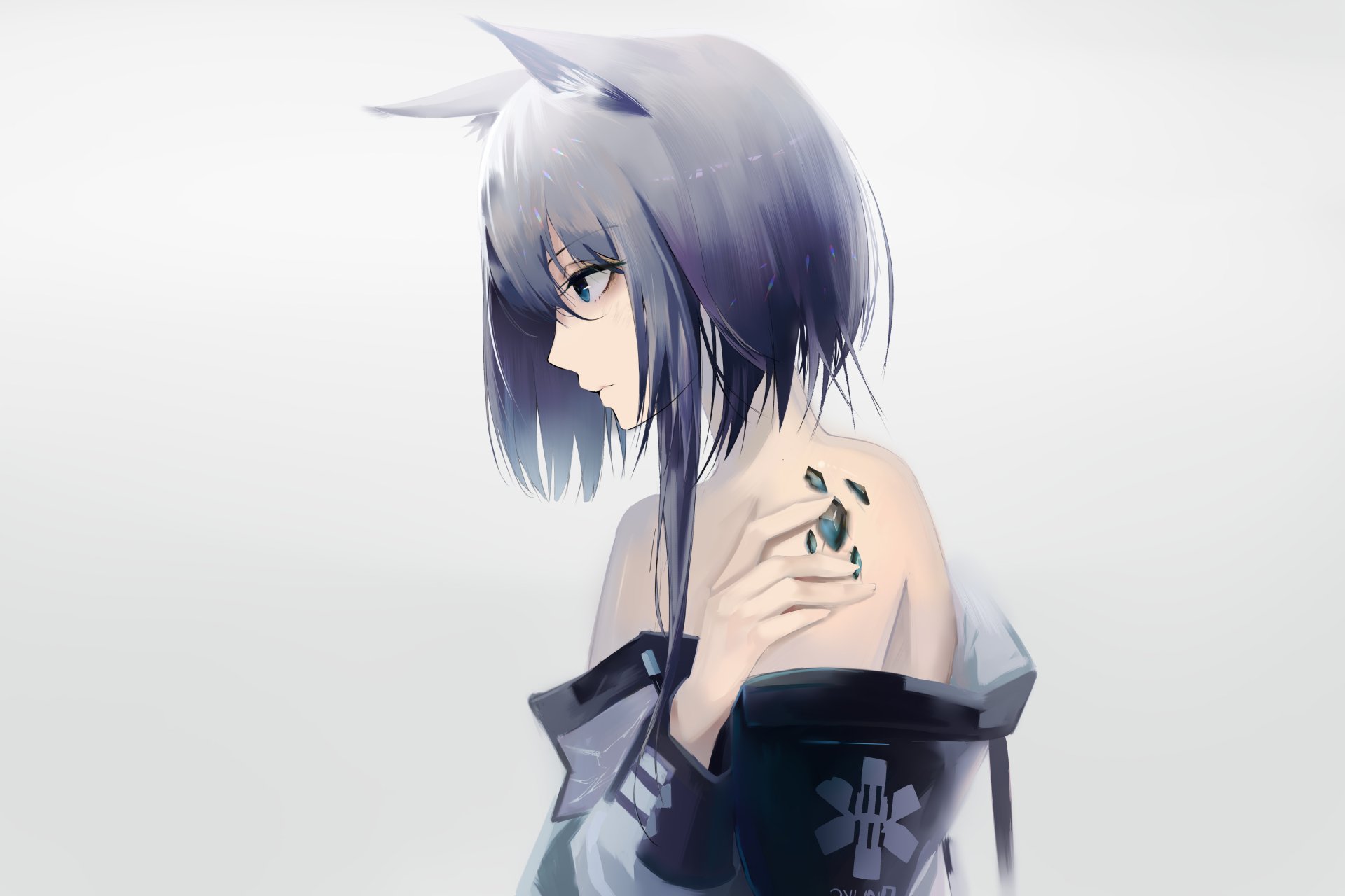 Kal'tsit (Arknights) in profile with short grey hair, blue eyes and shoulder tattoo, wearing an off-shoulder dark outfit — minimalist 5K Ultra HD PC desktop wallpaper.