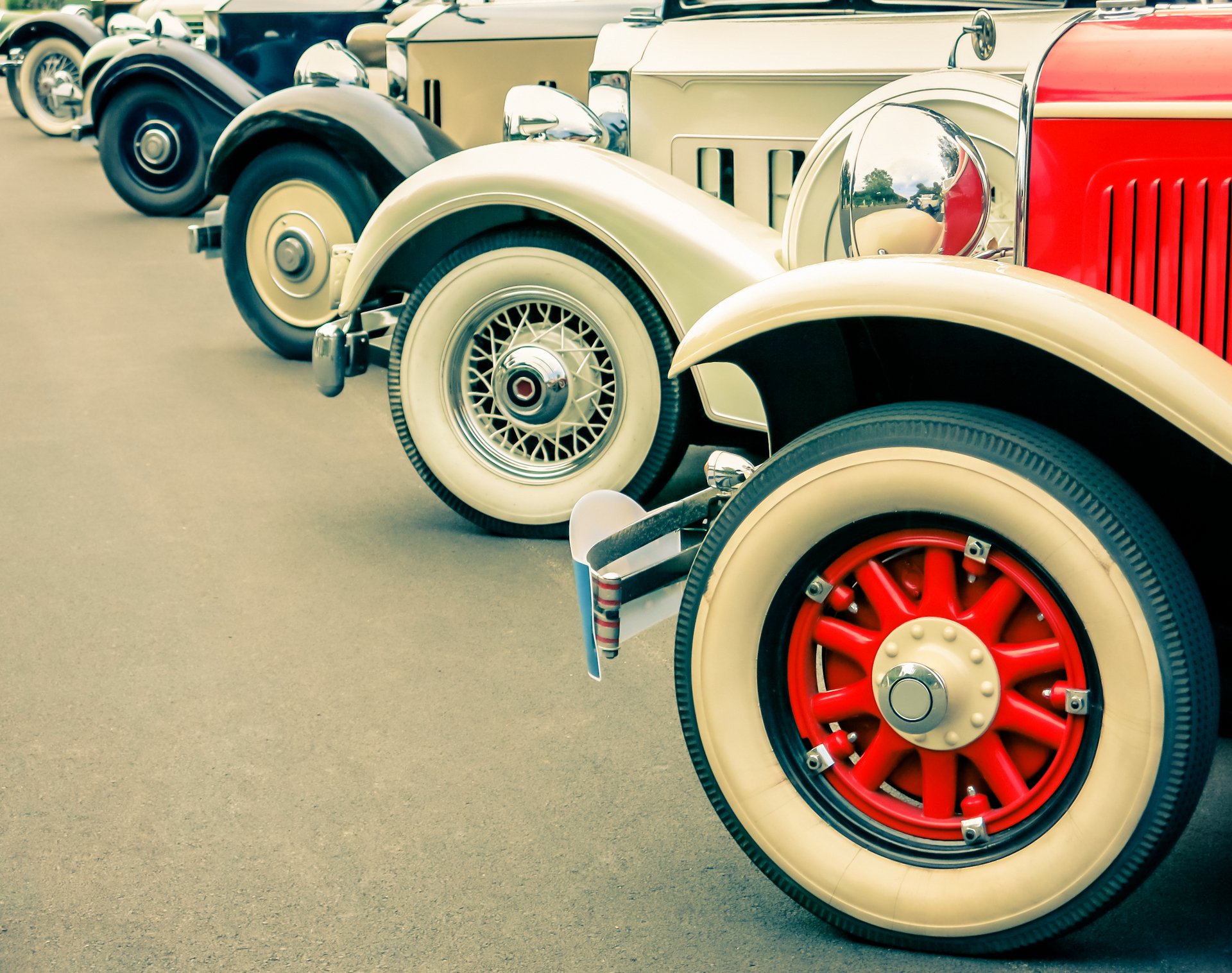 Download Wheel Vehicle Vintage Car HD Wallpaper