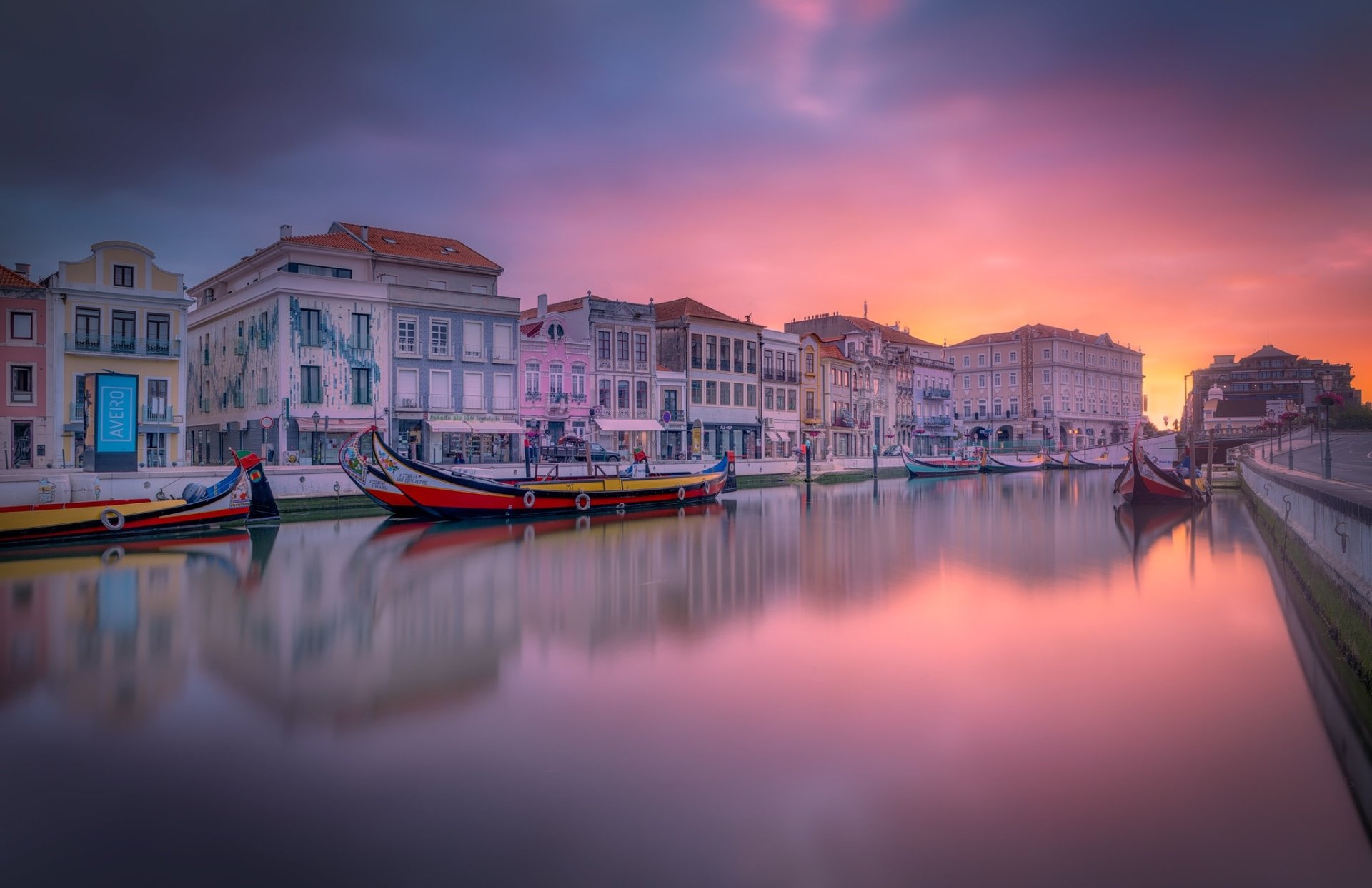 Download Canal Boat House Building Dawn Portugal Man Made Aveiro HD Wallpaper