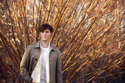 actor Celebrity Sam Claflin HD Desktop Wallpaper | Background Image