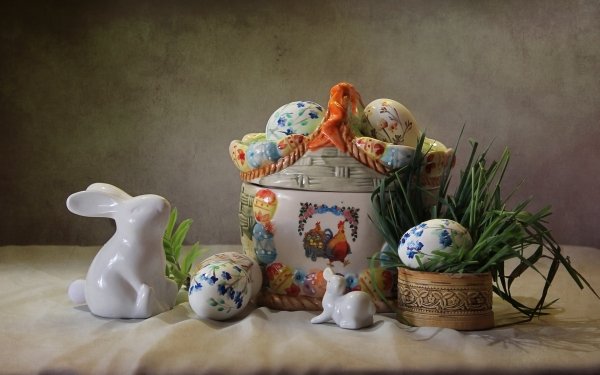 Holiday Easter Egg Rabbit Figurine Still Life HD Wallpaper | Background Image