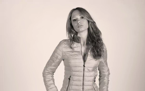 Black & White jacket woman model HD Desktop Wallpaper | Background Image