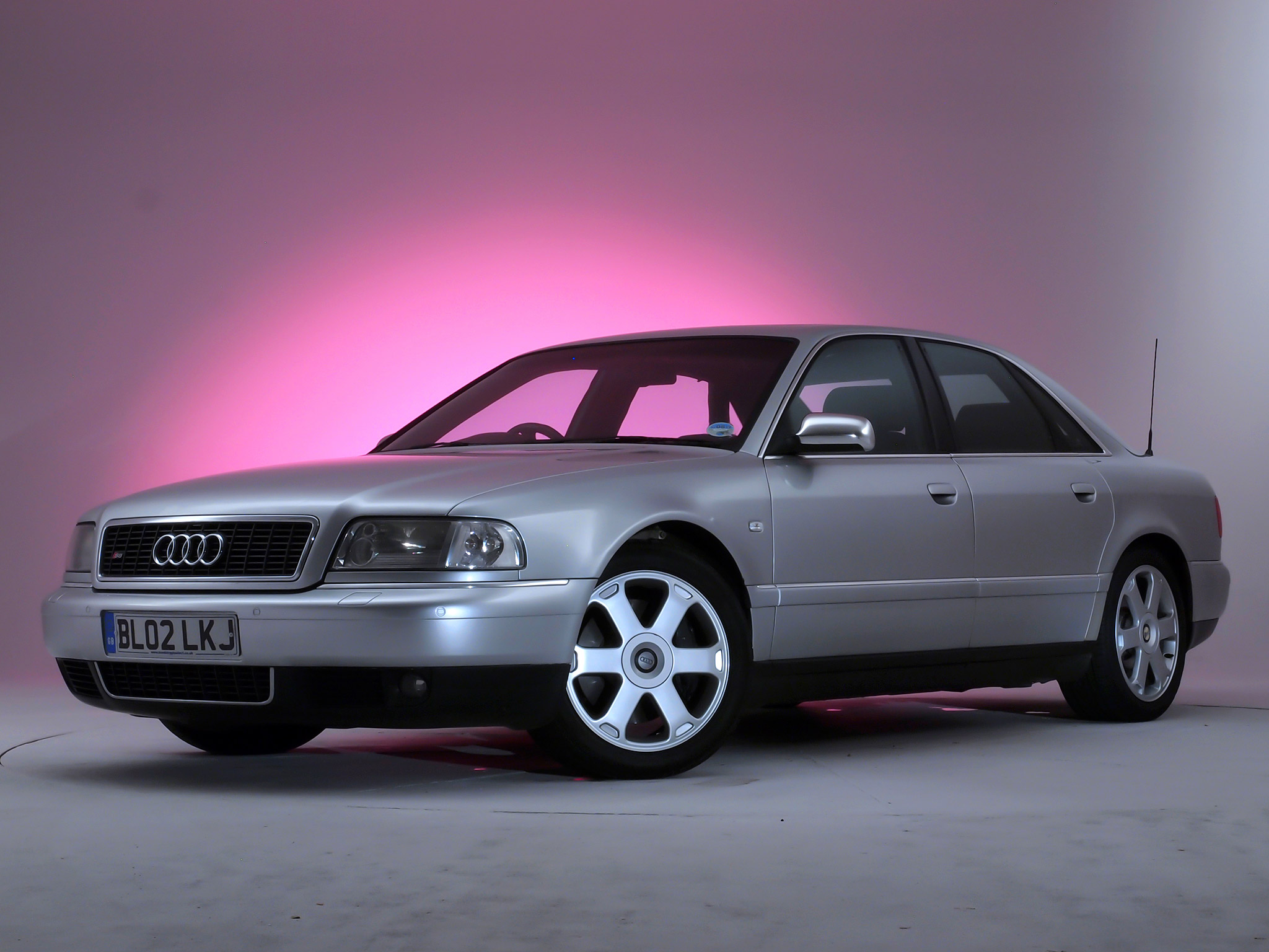 Vehicles Audi S8 HD Wallpaper | Background Image