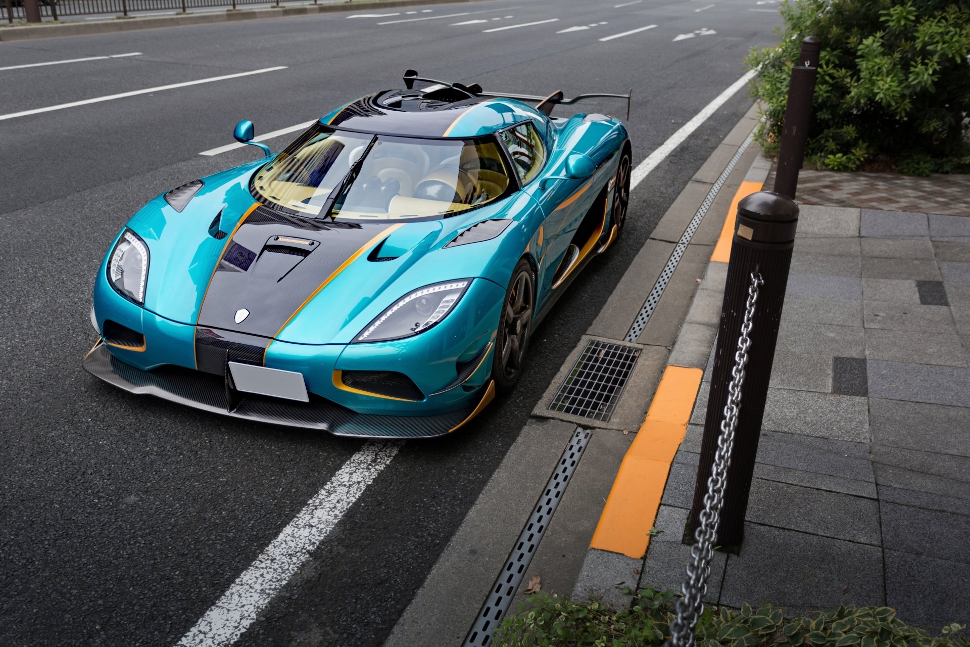 koenigsegg agera blue wallpaper