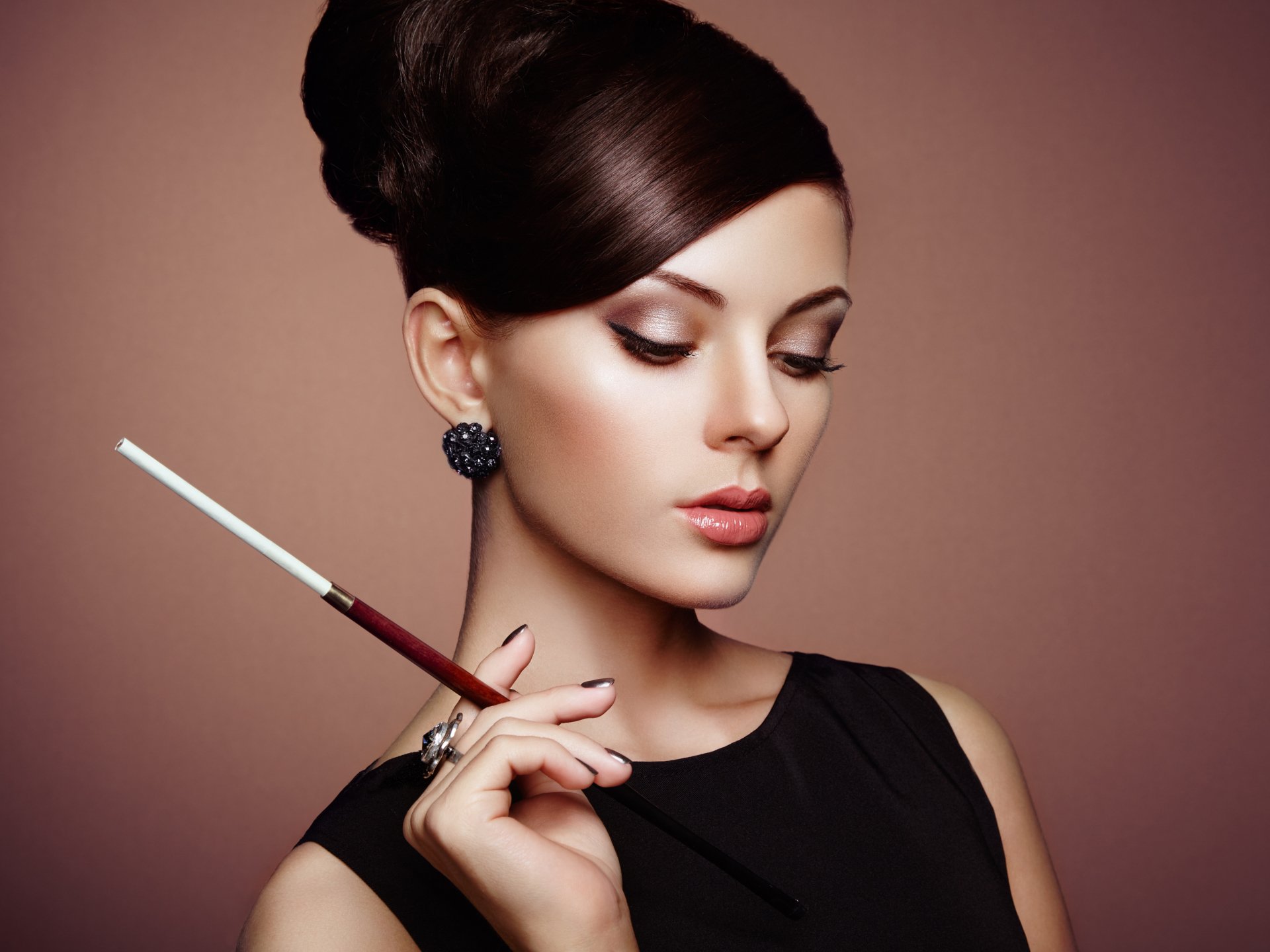 Download Smoking Face Brunette Woman Model 4k Ultra HD Wallpaper