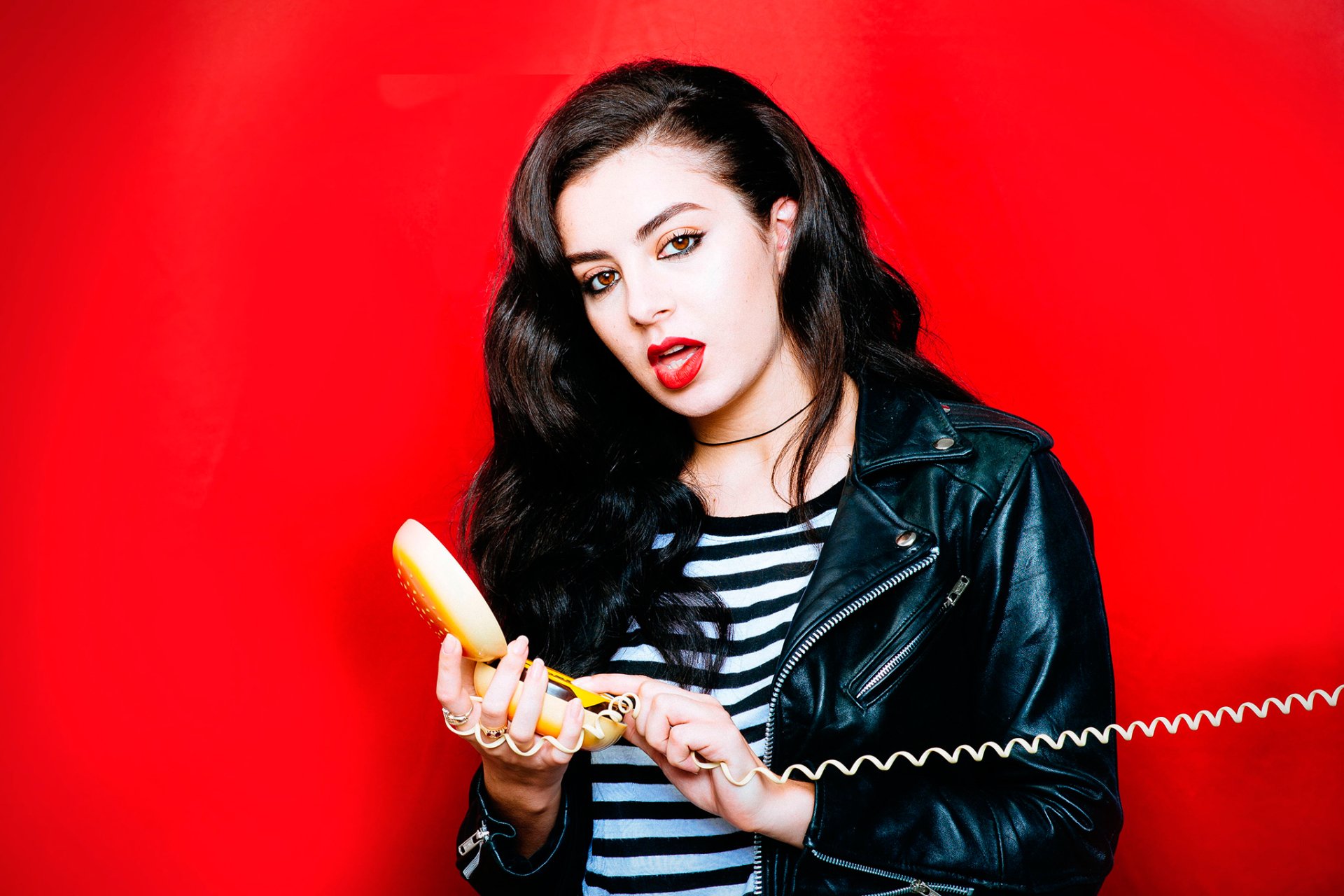Download Music Charli XCX HD Wallpaper