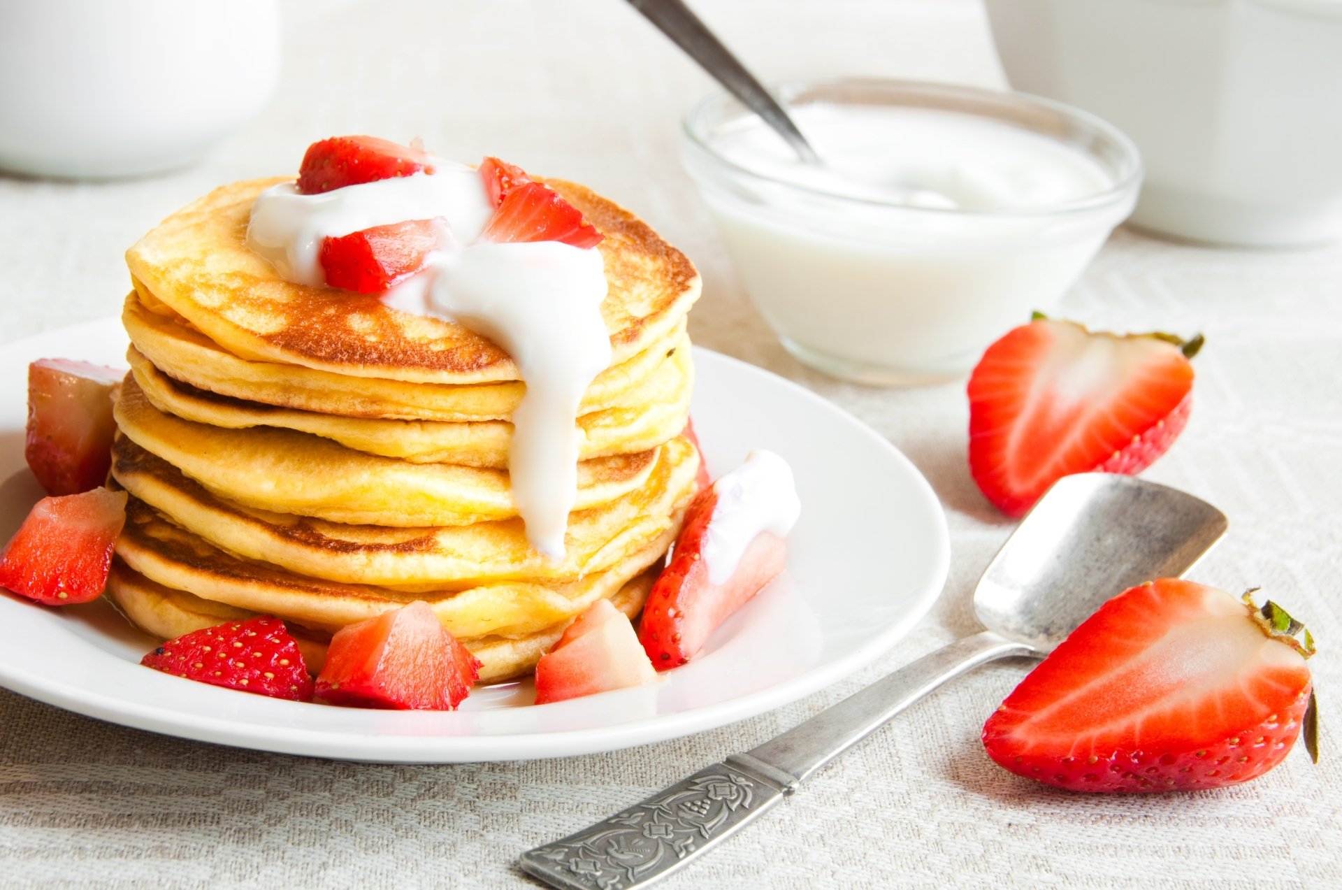 Download Breakfast Strawberry Food Pancake 4k Ultra HD Wallpaper