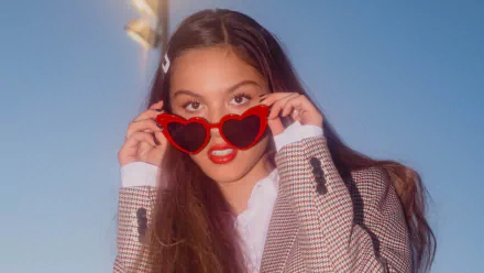 sunglasses brunette singer actress American Celebrity Olivia Rodrigo HD Desktop Wallpaper | Background Image