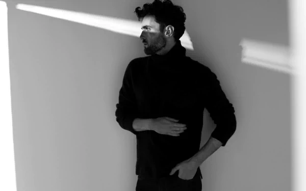 Black & White singer Dutch music Duncan Laurence HD Desktop Wallpaper | Background Image