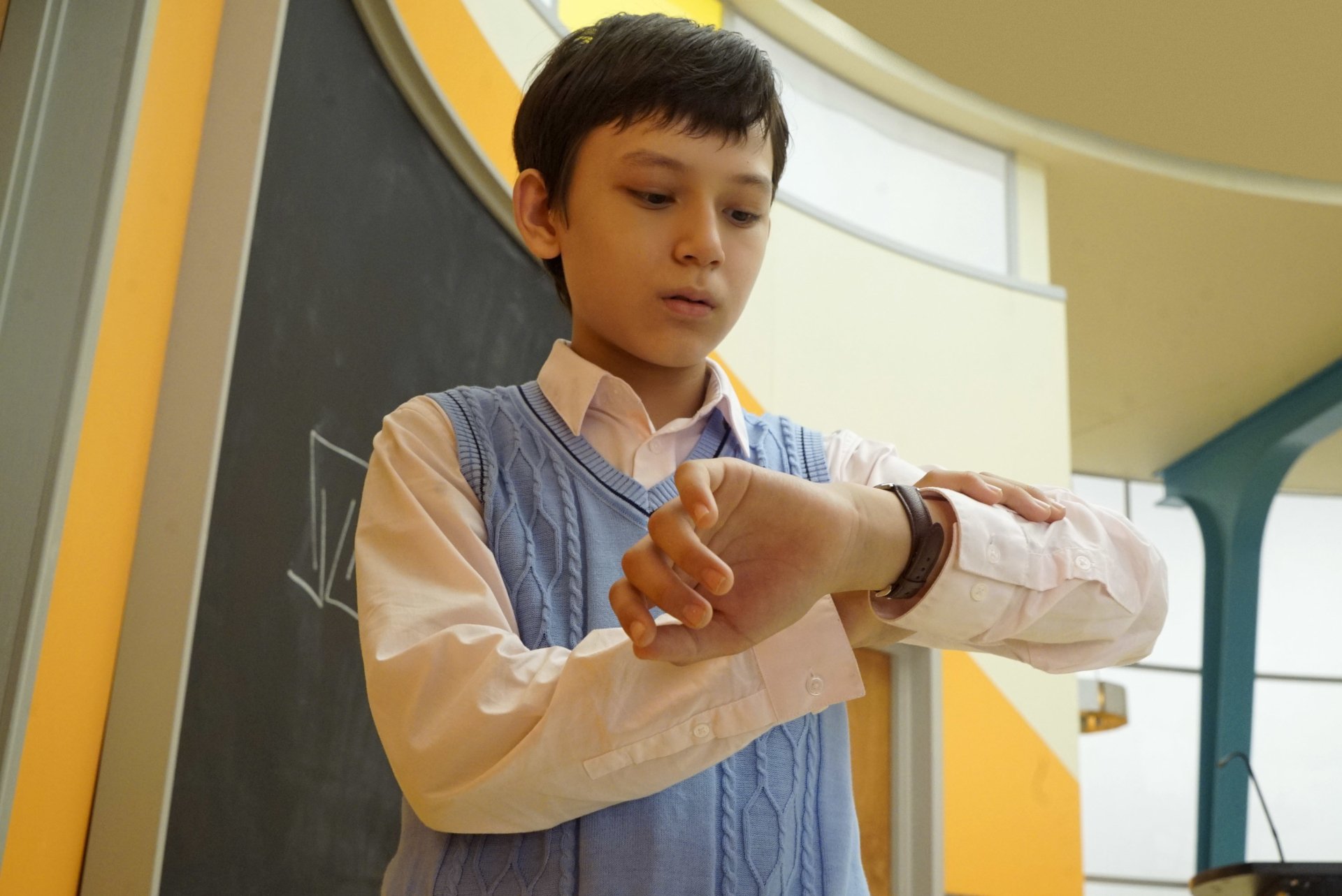 Download Mystic Inscho TV Show The Mysterious Benedict Society HD Wallpaper