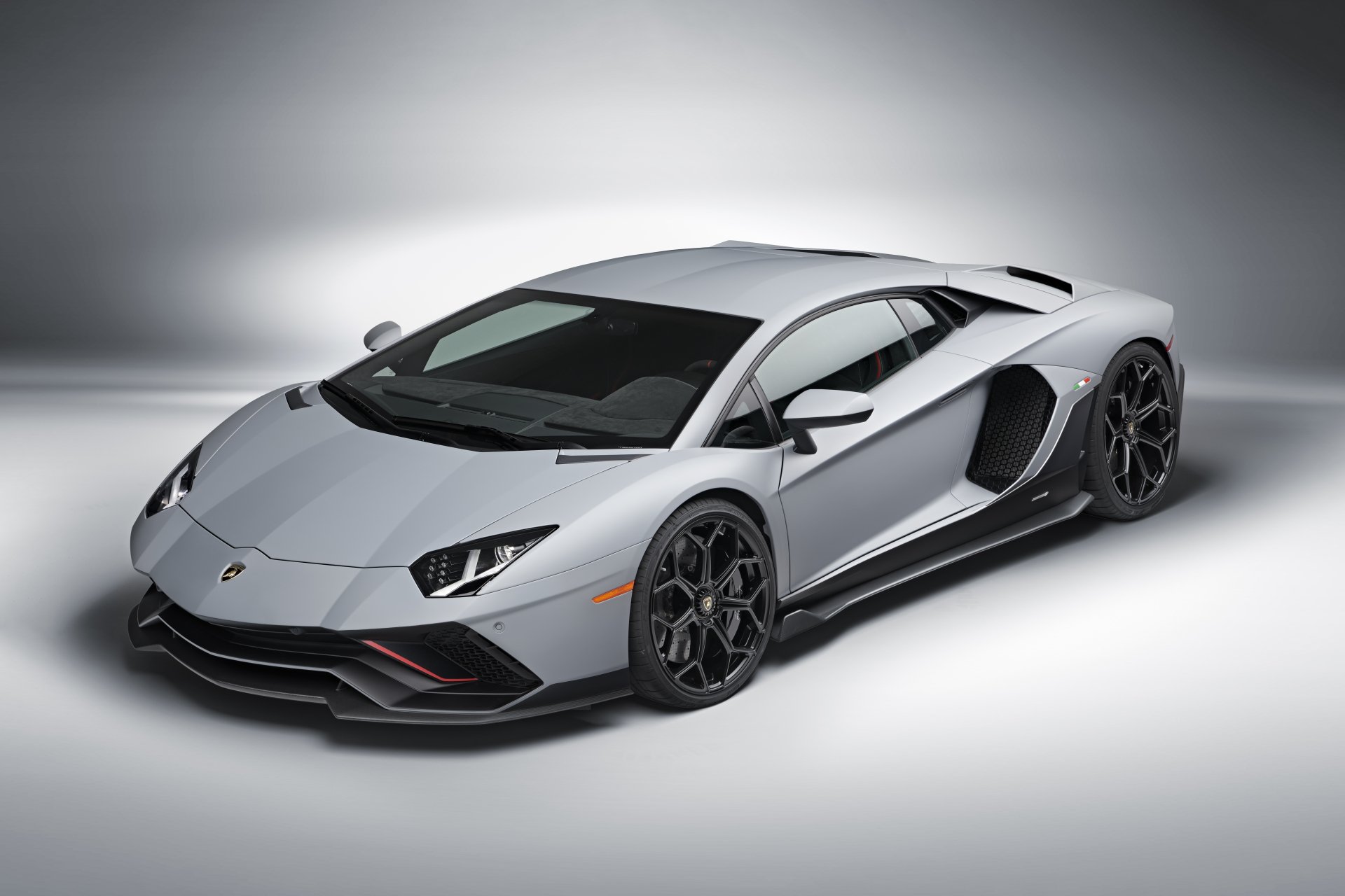 Download Lamborghini Aventador Supercar Vehicle Lamborghini Aventador LP 780-4 Ultimae 8k Ultra HD Wallpaper