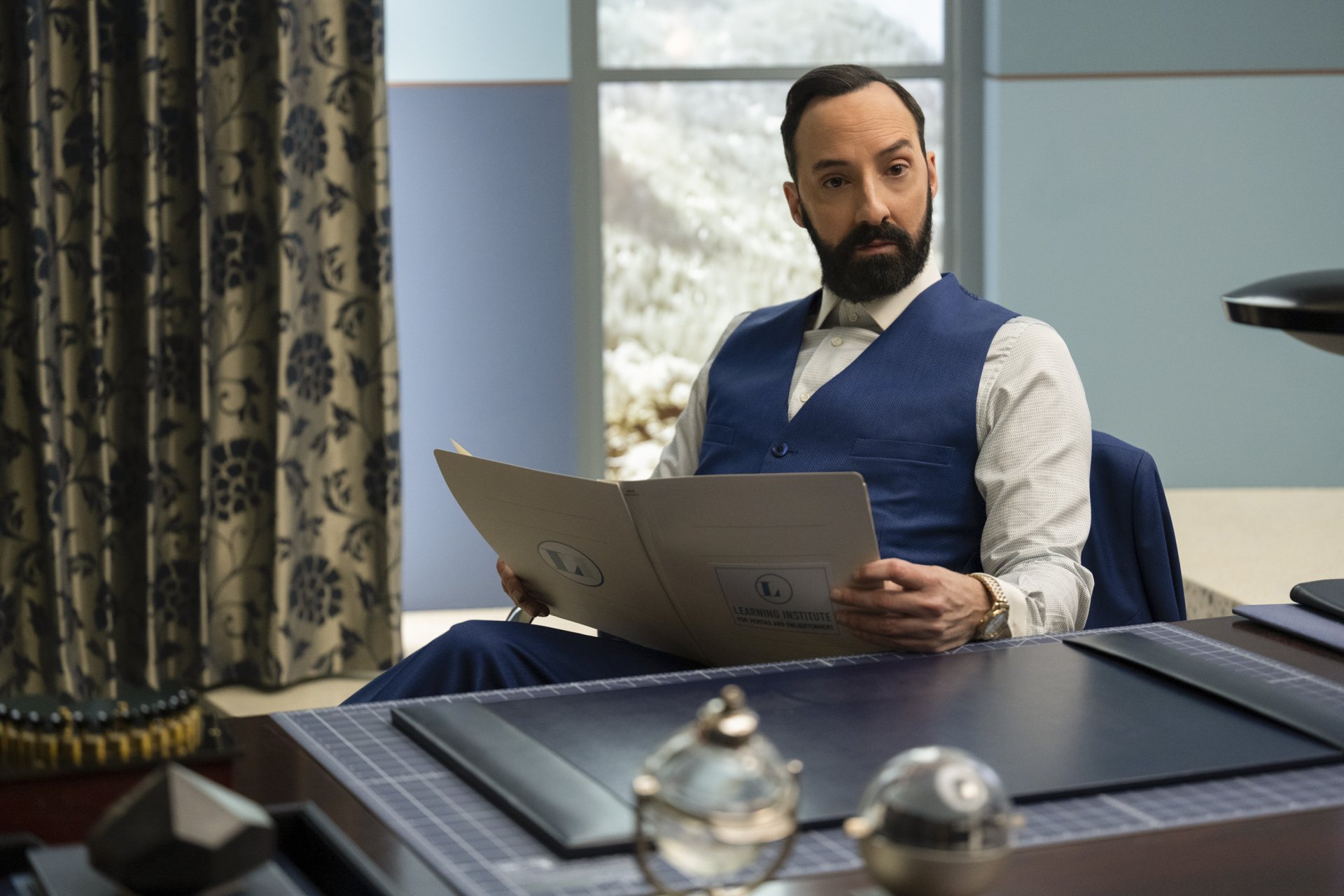 Download Tony Hale TV Show The Mysterious Benedict Society HD Wallpaper