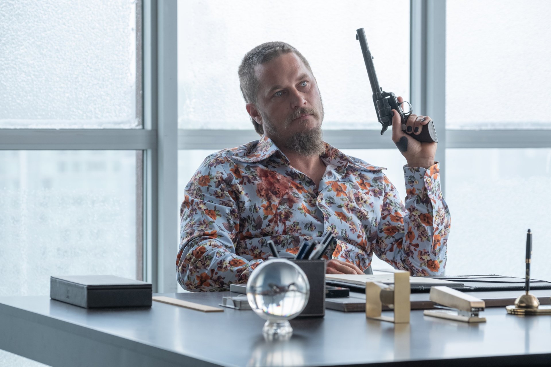 Download Travis Fimmel Movie Die In A Gunfight HD Wallpaper