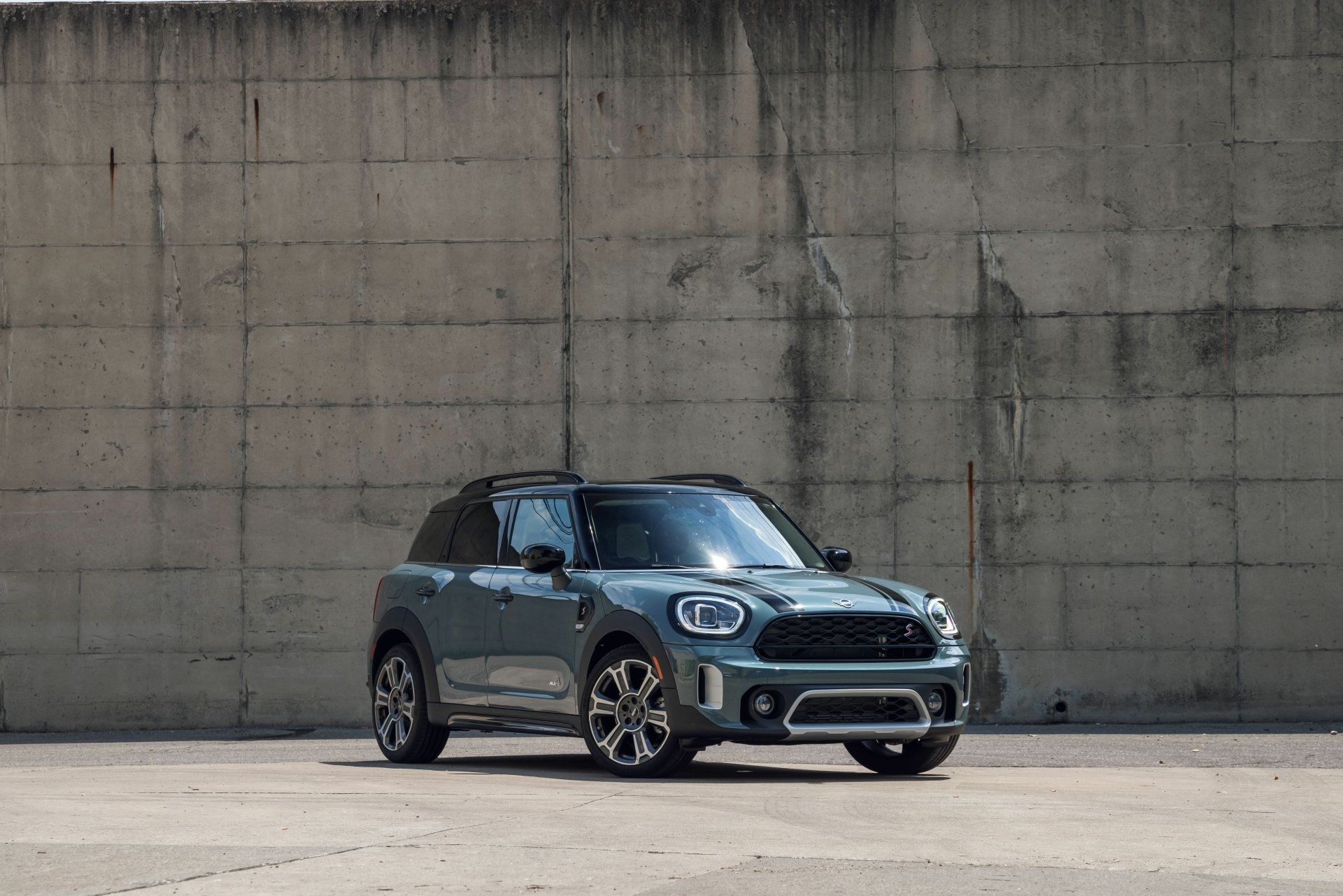 Download Compact Car Mini Cooper S Vehicle MINI Cooper S Countryman 4k Ultra HD Wallpaper