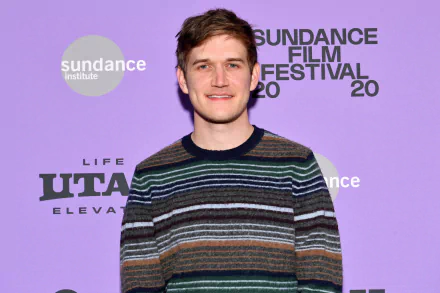 Celebrity Bo Burnham HD Desktop Wallpaper | Background Image