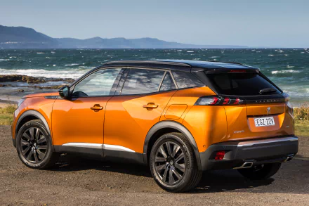  Orange 2020 Peugeot 2008 GT