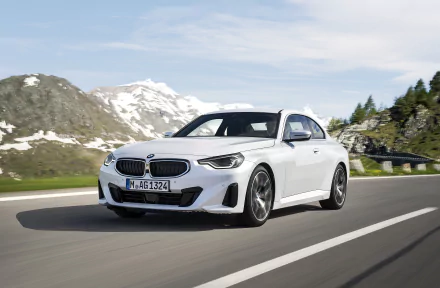  White BMW 220i Coupé Worldwide (G42)