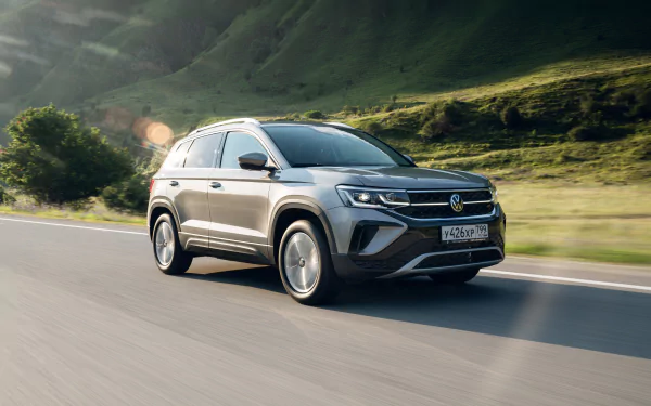  Grey 2021 Volkswagen Taos 4MOTION