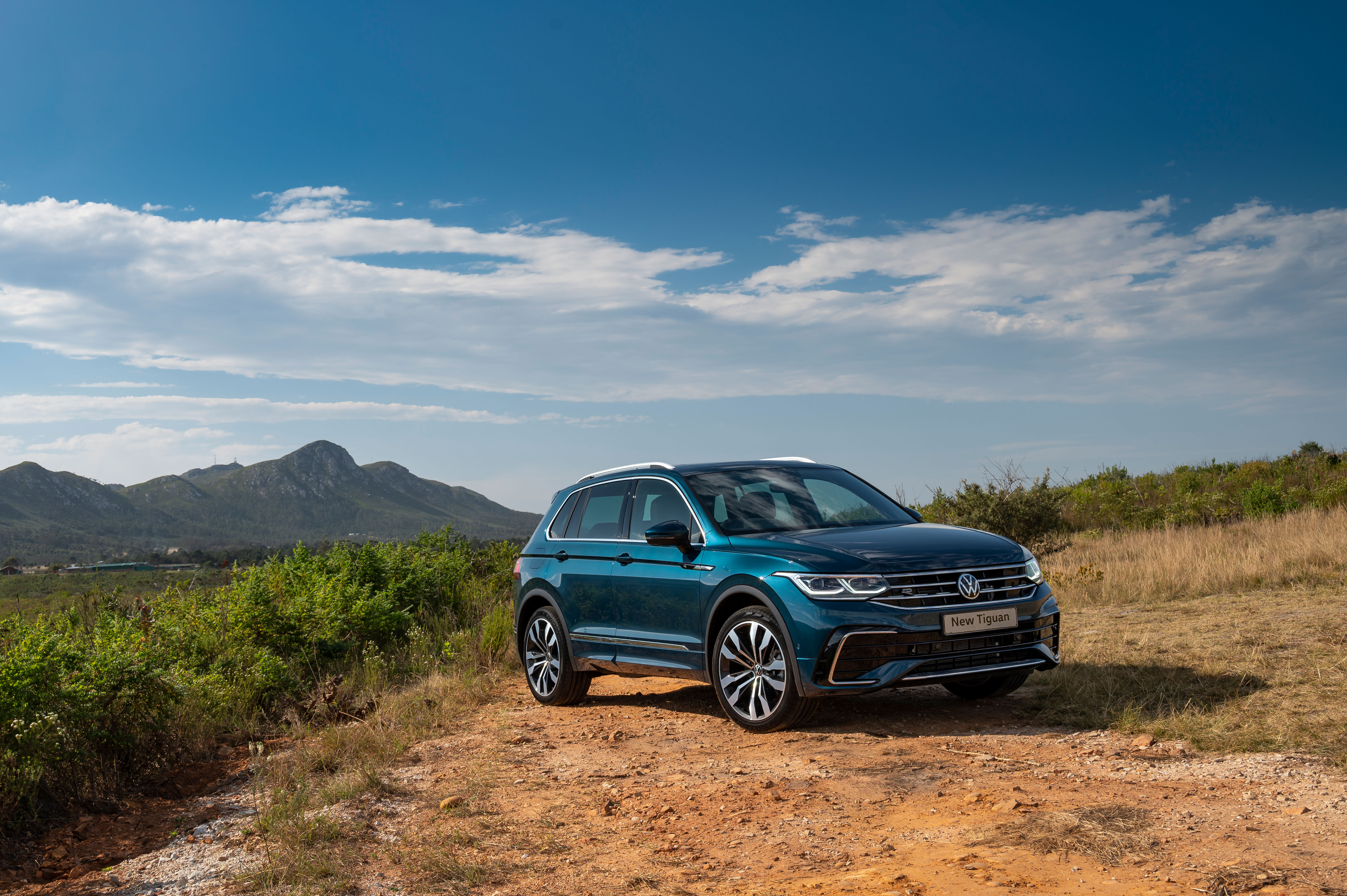 Vehicles Volkswagen Tiguan R-Line HD Wallpaper | Background Image