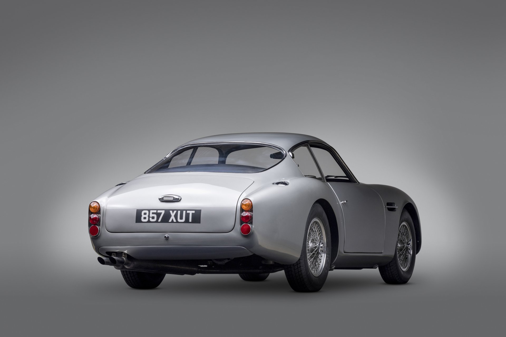 Download Grand Tourer Vehicle Aston Martin DB4 4k Ultra HD Wallpaper
