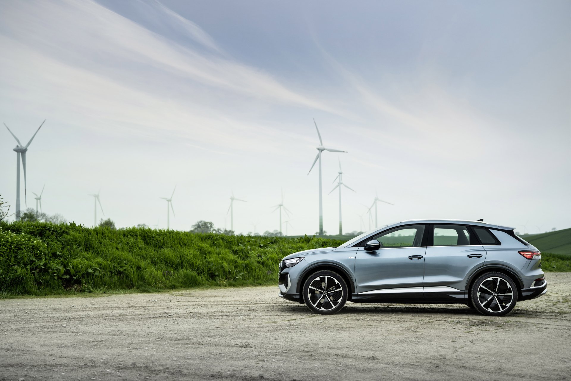 Download Electric Car SUV Vehicle Audi Q4 E-tron 4k Ultra HD Wallpaper