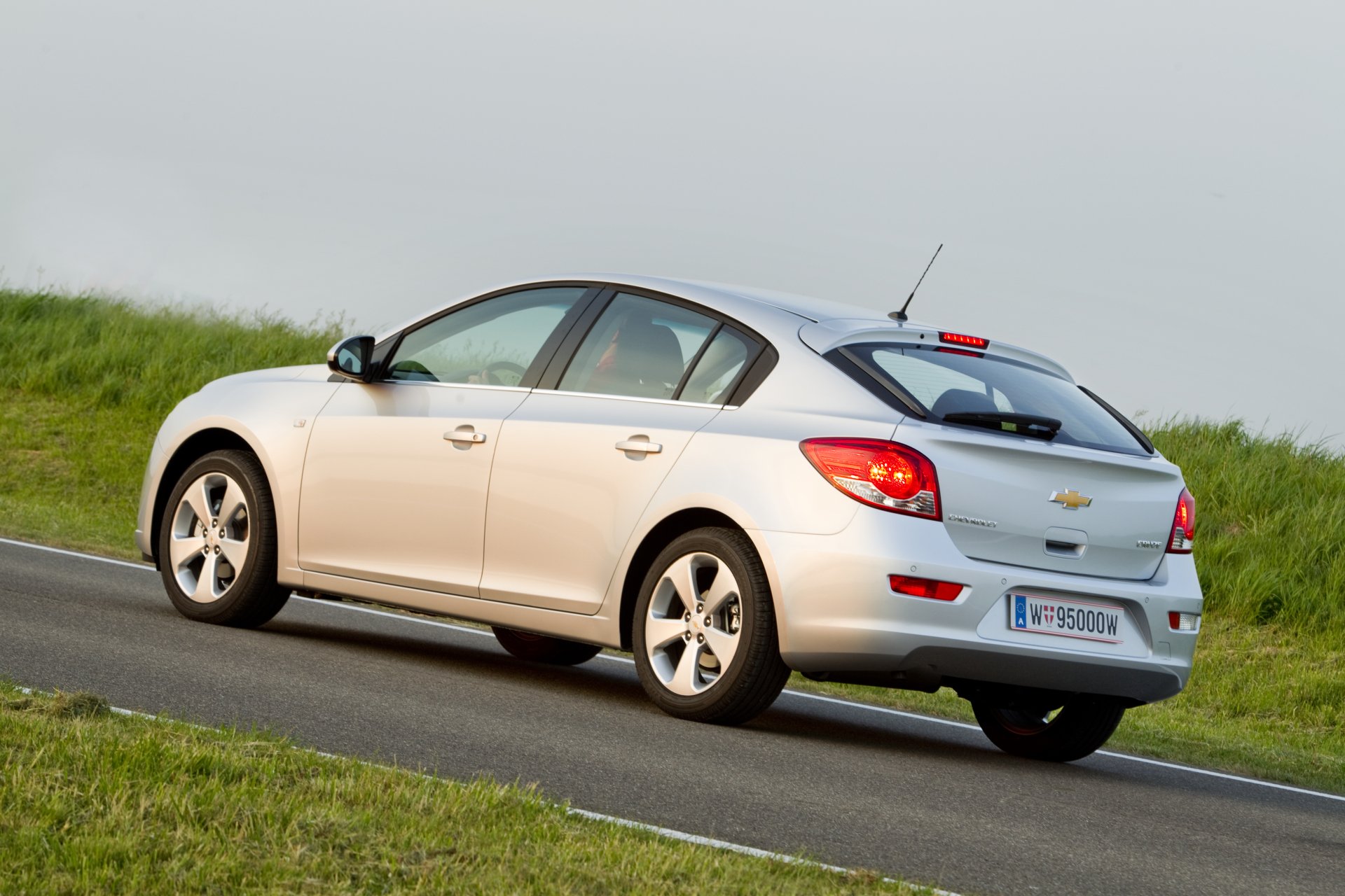 Download Vehicle Chevrolet Cruze 4k Ultra HD Wallpaper