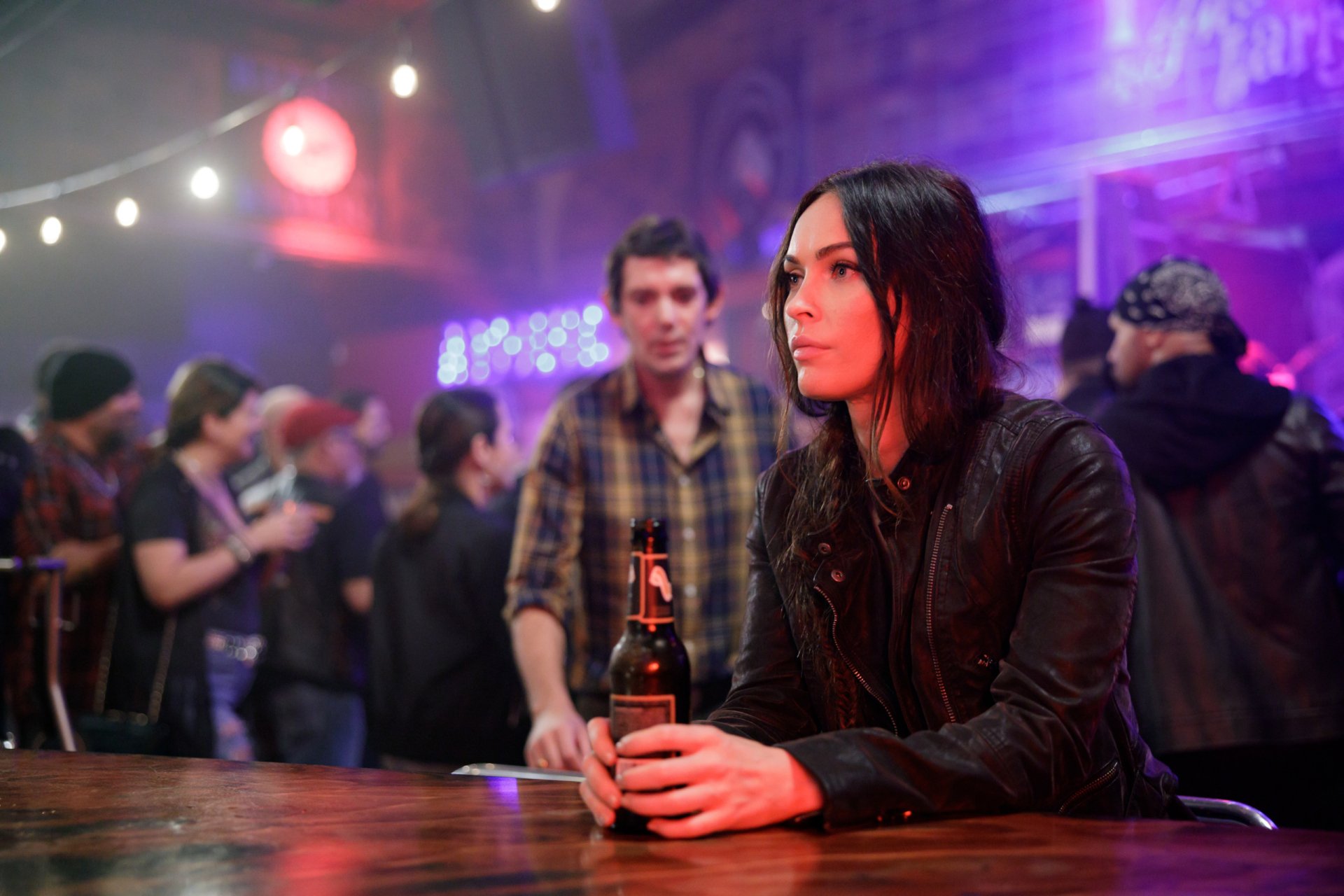 Download Megan Fox Movie Midnight In The Switchgrass HD Wallpaper