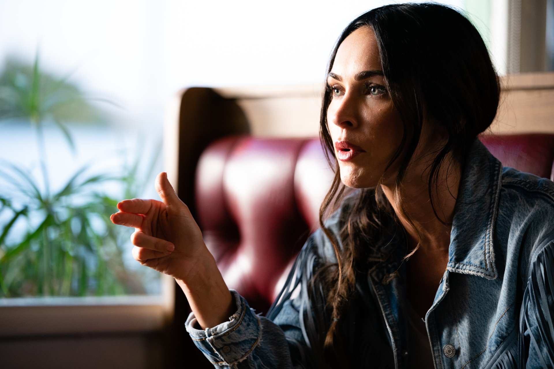 Download Megan Fox Movie Midnight In The Switchgrass 4k Ultra HD Wallpaper