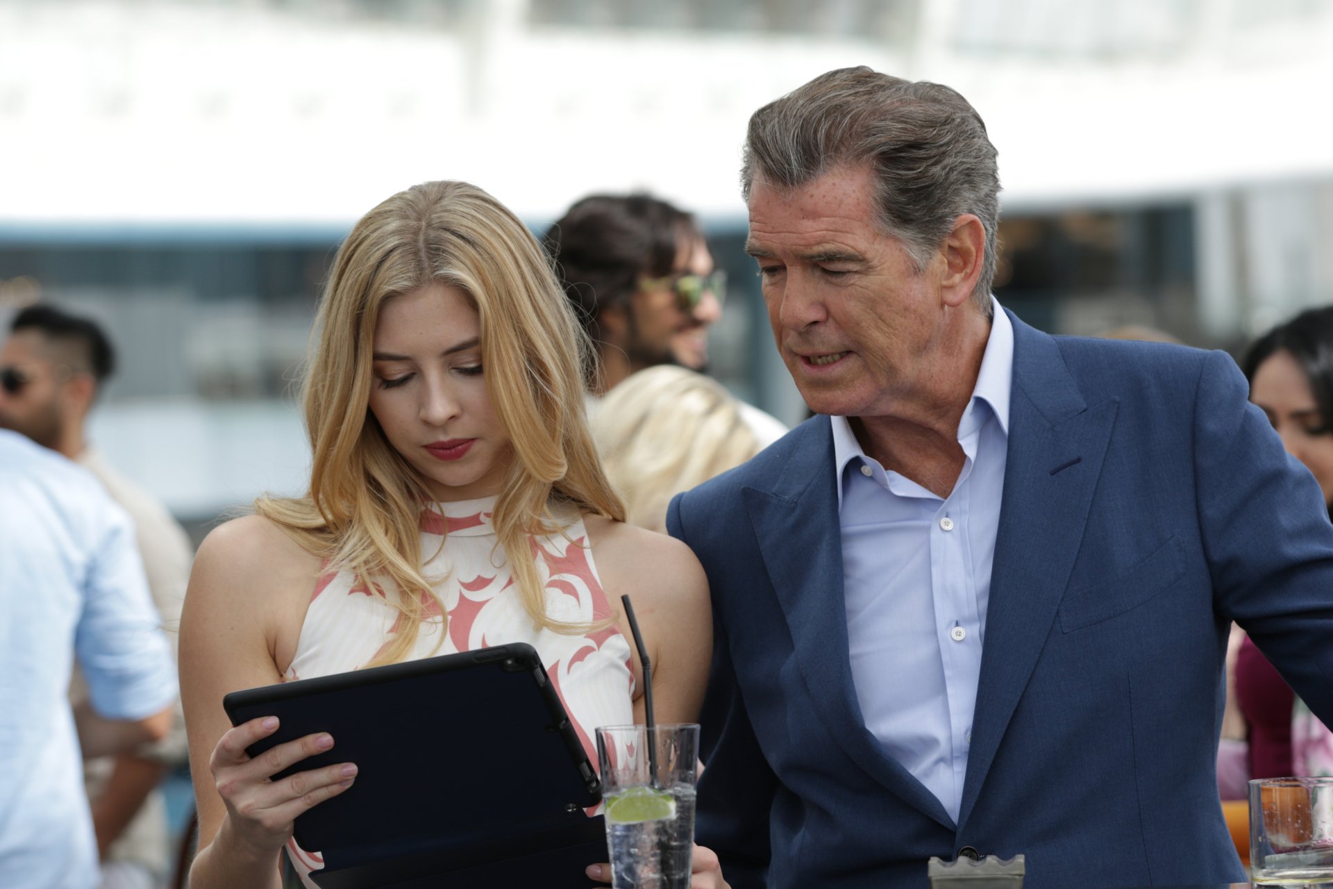 Download Pierce Brosnan Hermione Corfield Movie The Misfits 4k Ultra HD Wallpaper
