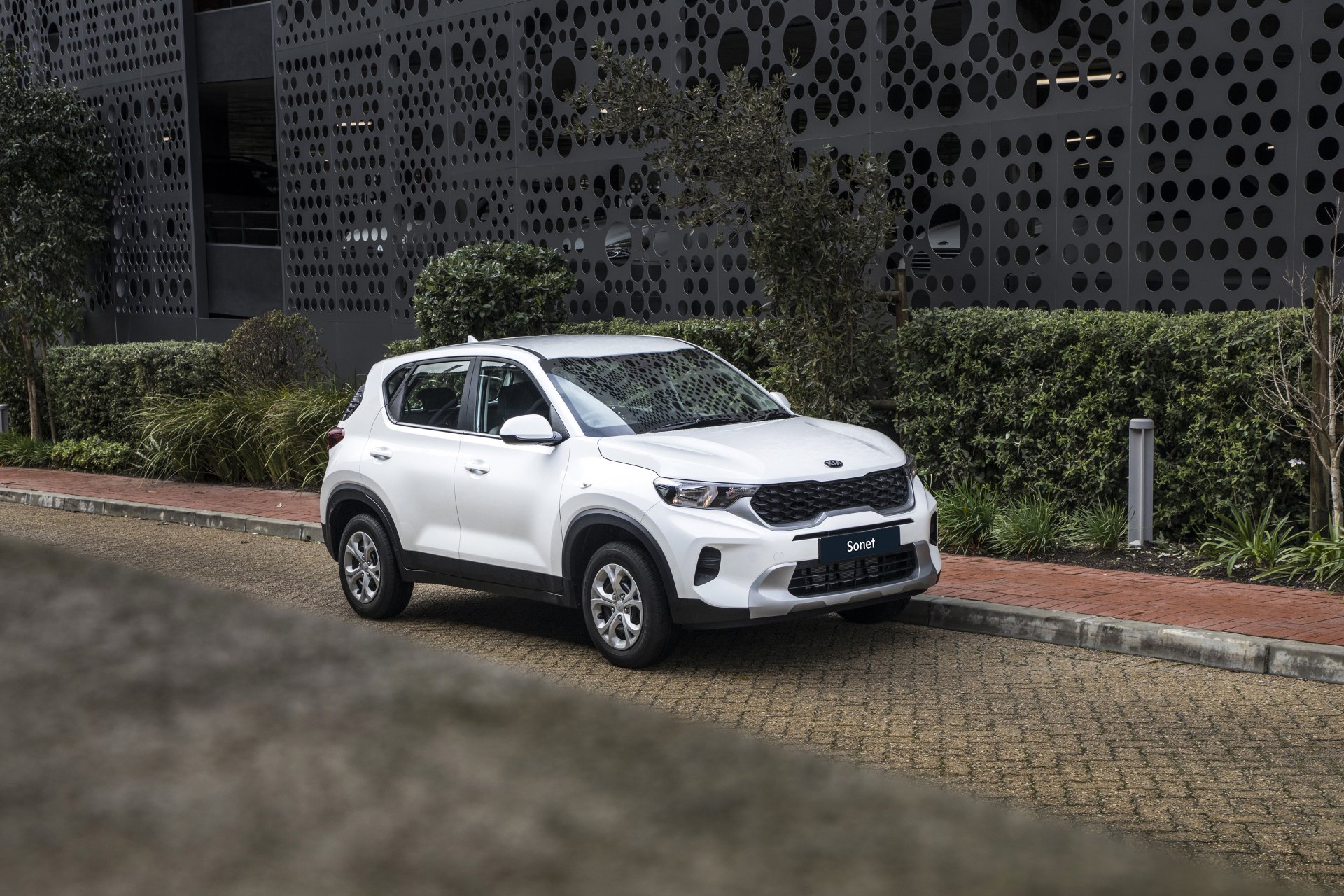 Download SUV Vehicle Kia LX 4k Ultra HD Wallpaper