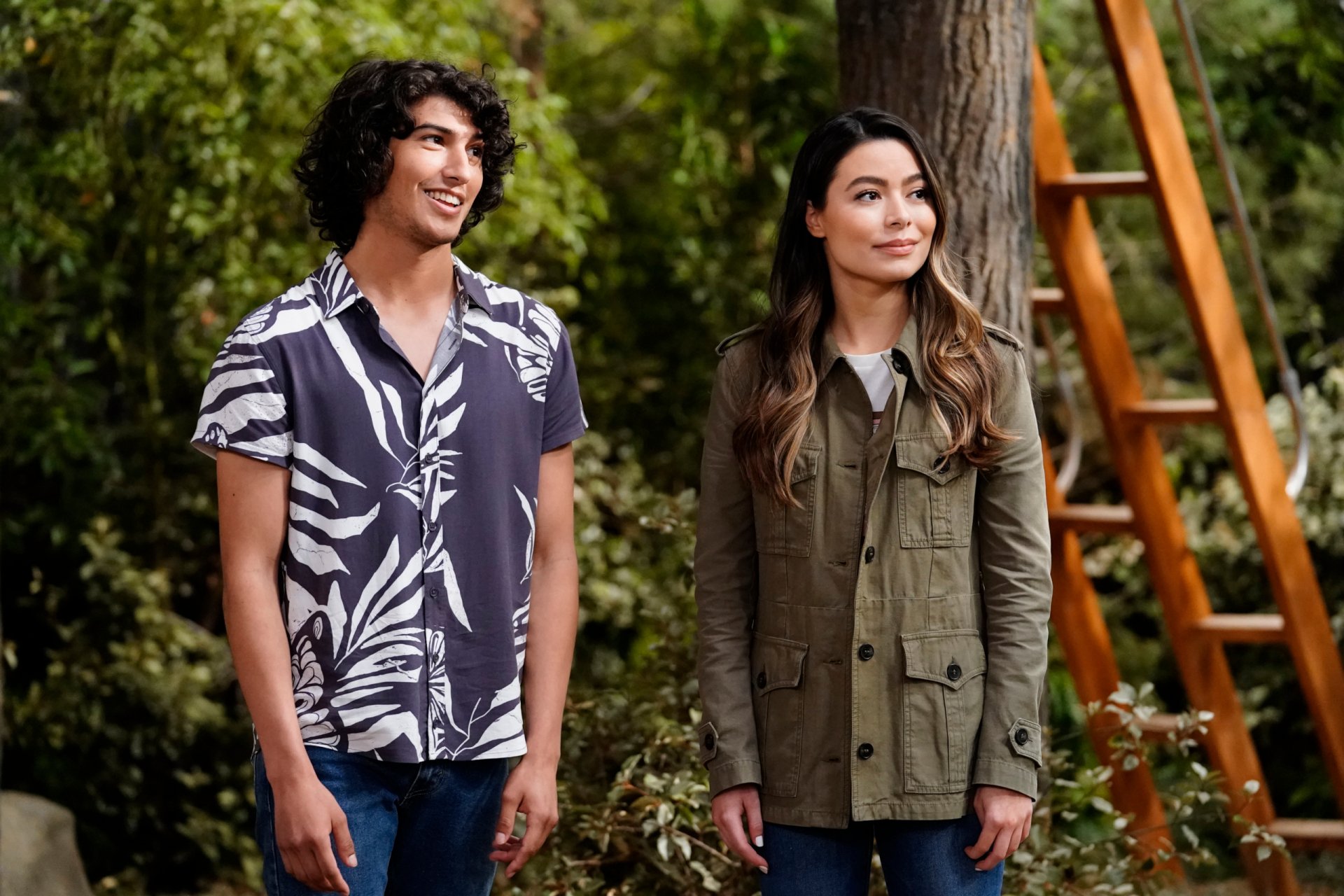 Download TV Show ICarly (2021) HD Wallpaper