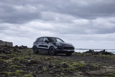  Black Porsche Cayenne GTS (PO536)