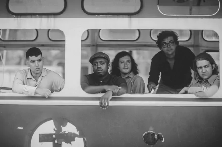 Band members posing together in a black and white photograph for a Durand Jones & The Indications HD desktop wallpaper and background.